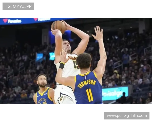 勇士球场打法：外线跑位与内线联动持续带来破坏力